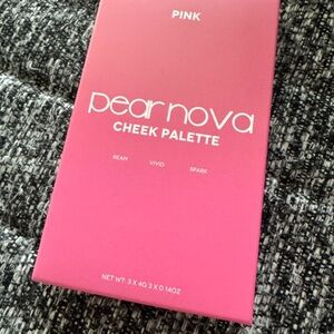 Pear Nova Cheek Palette with Cream, Matte, and Pearl Shades